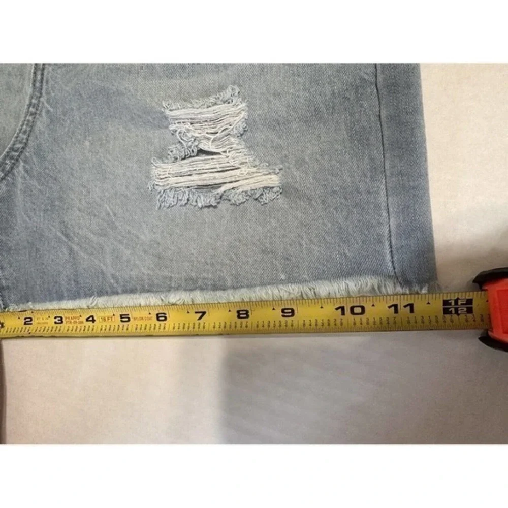YMI Junior Distressed Shorts Size 11/ 30 Denim Light‎ Wash Dream Collection #864